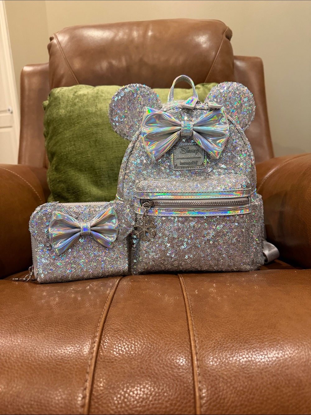 Loungefly Iridescent Silver Sequin Minnie Backpack & Wallet Set